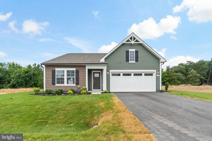 COMP listing - Edgewood with Den and 2 full bathrooms and 2 tone siding on exterior*Photos may not be of actual home. Photos may be of similar home/floorplan if home is under construction or if this is a base price listing.