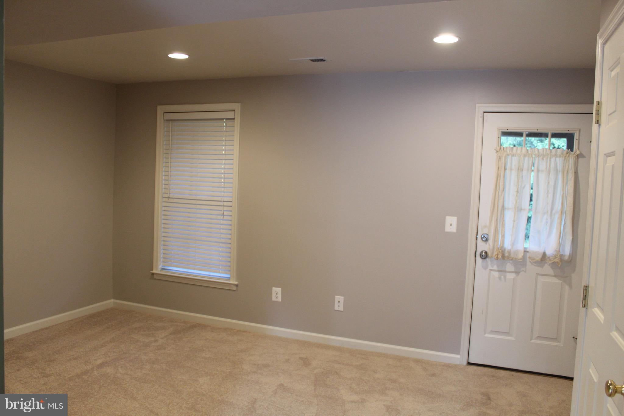 LAKELAND PLACE - Residential