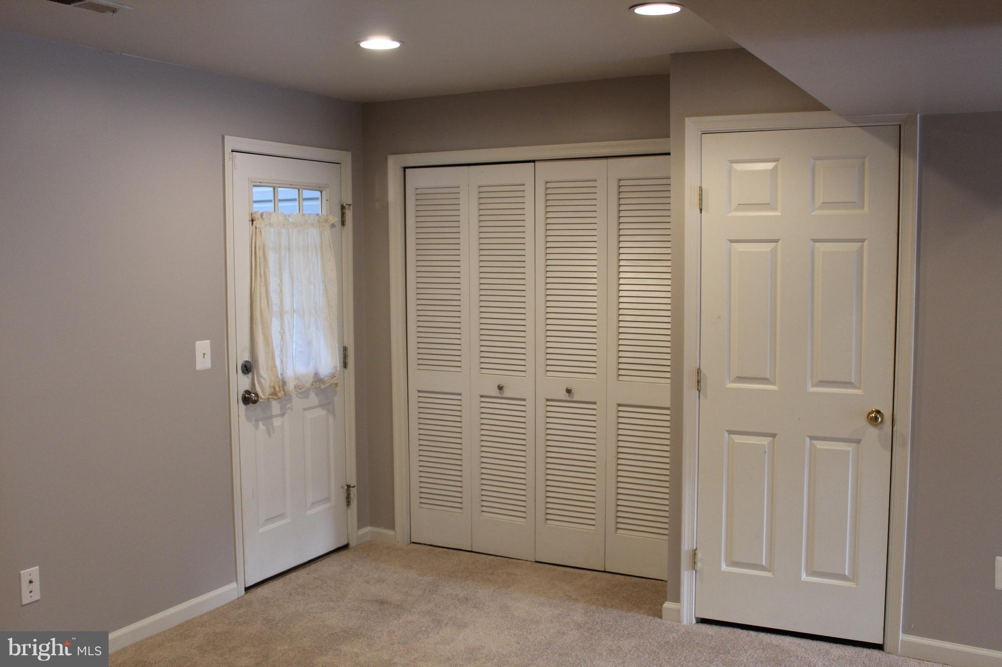 LAKELAND PLACE - Residential