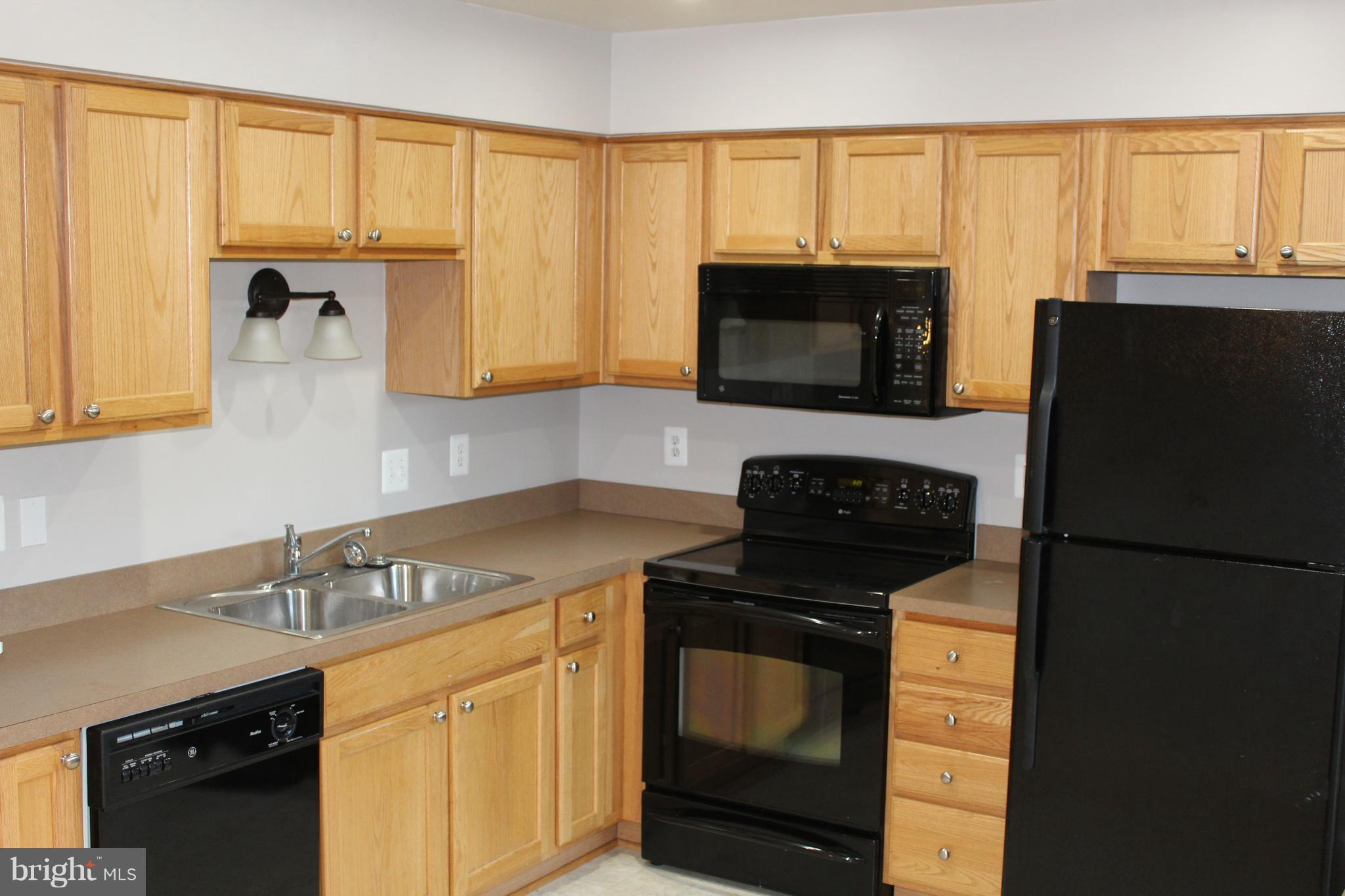 LAKELAND PLACE - Residential