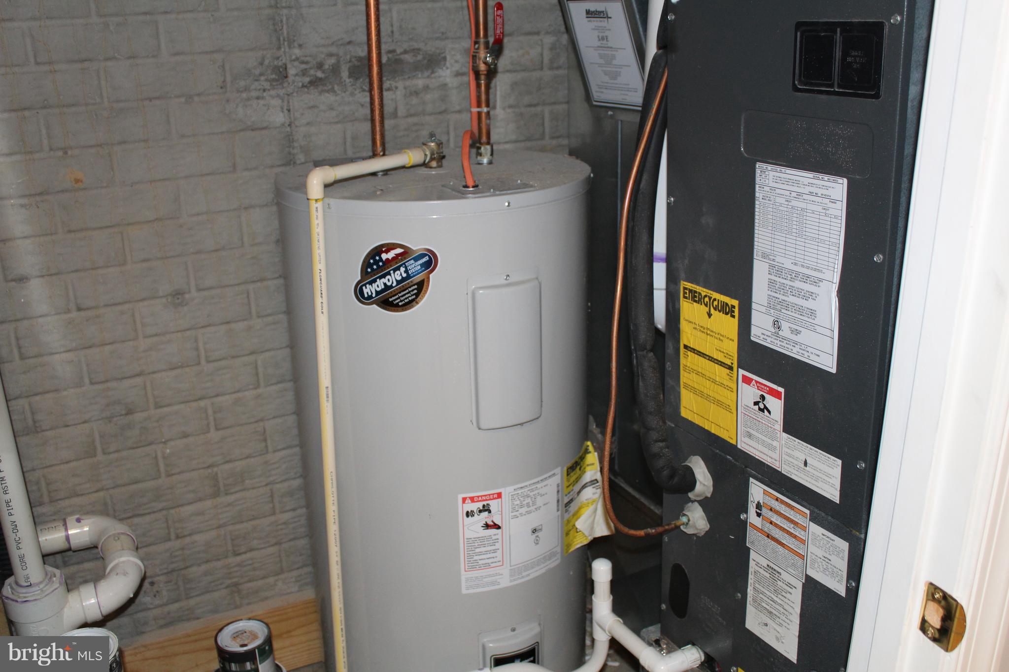 LAKELAND PLACE - Residential