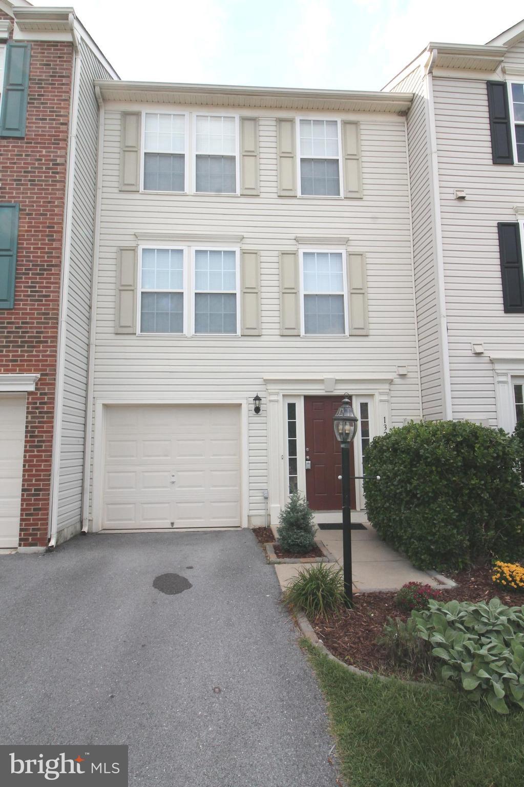 LAKELAND PLACE - Residential