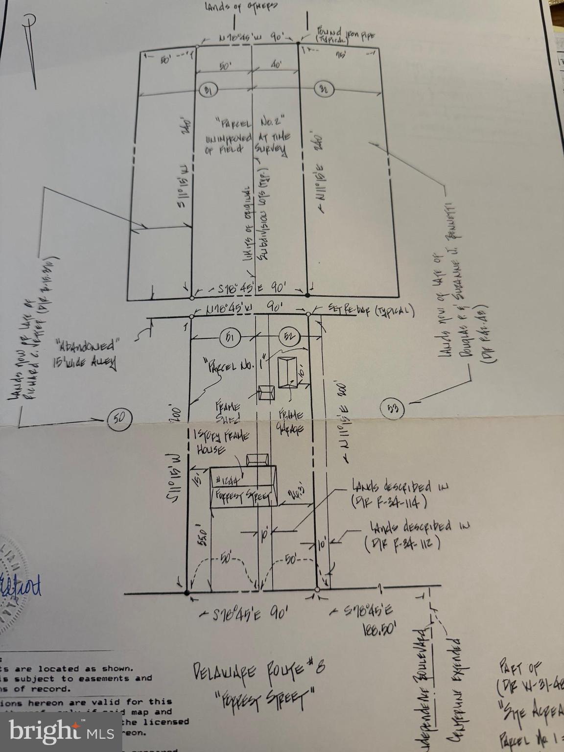 Main image without alt text