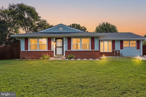 Photo of 510 N Brighton Court, STERLING, VA 20164 (MLS # VALO2136786)
