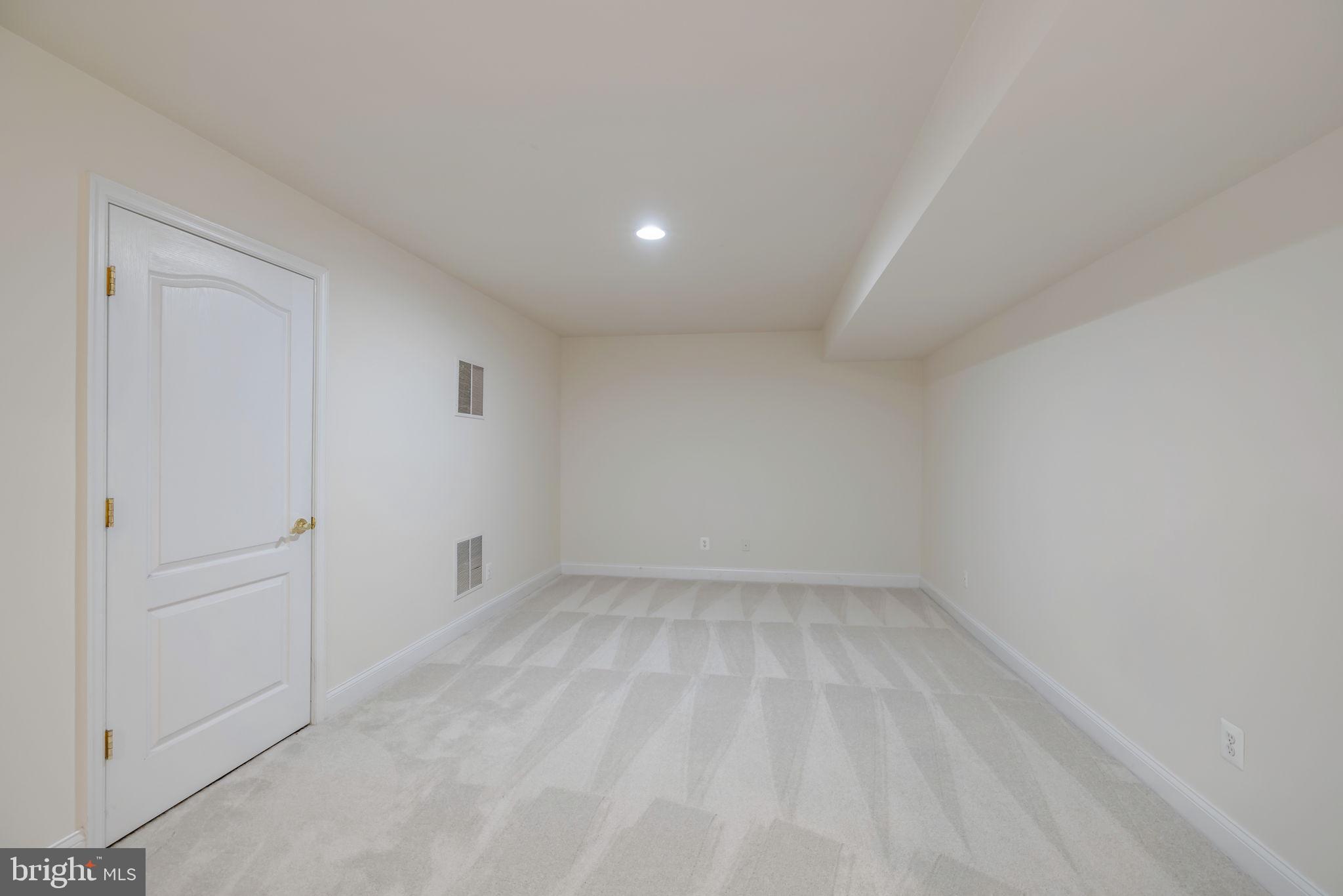 KINGSTOWNE - Residential