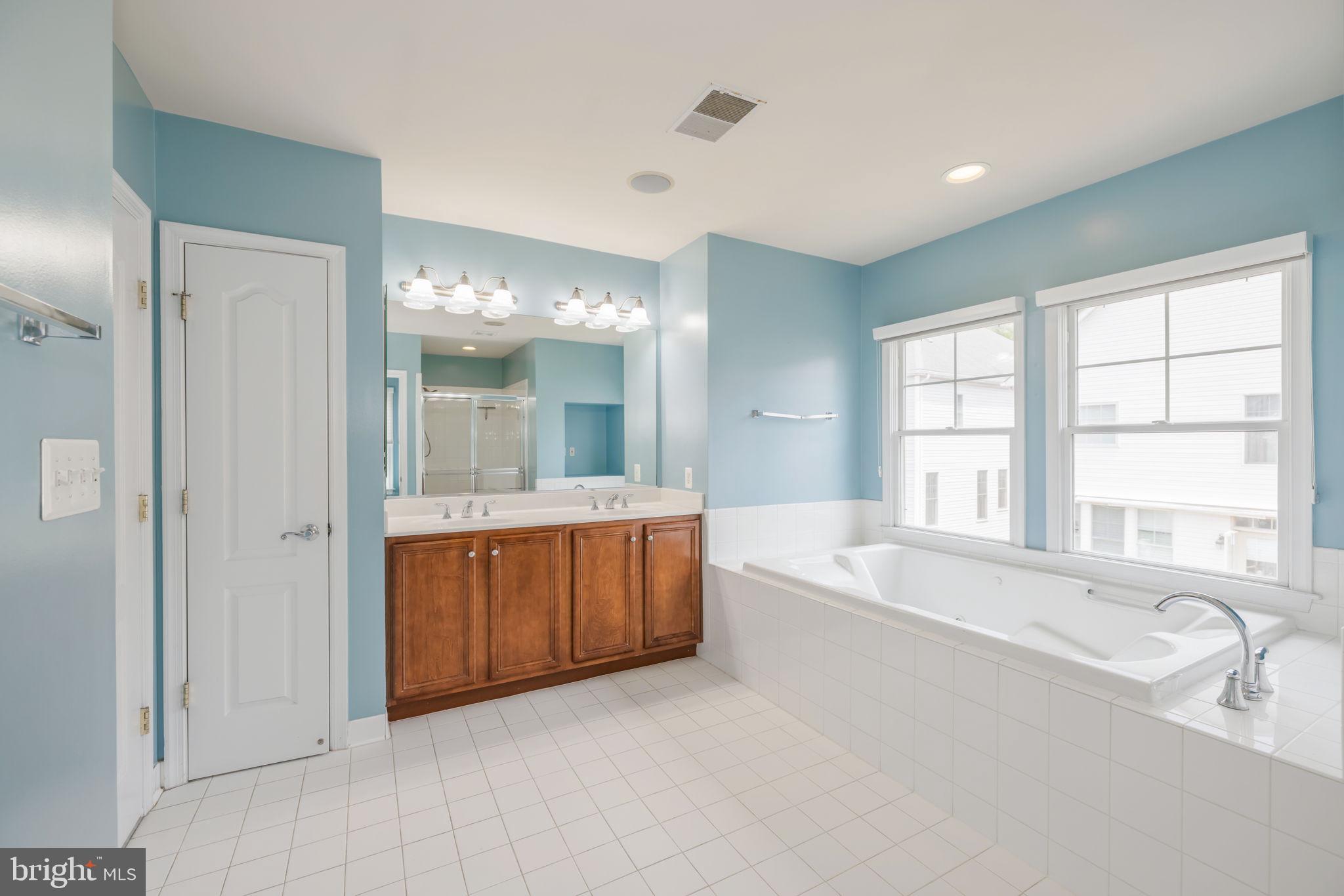 KINGSTOWNE - Residential