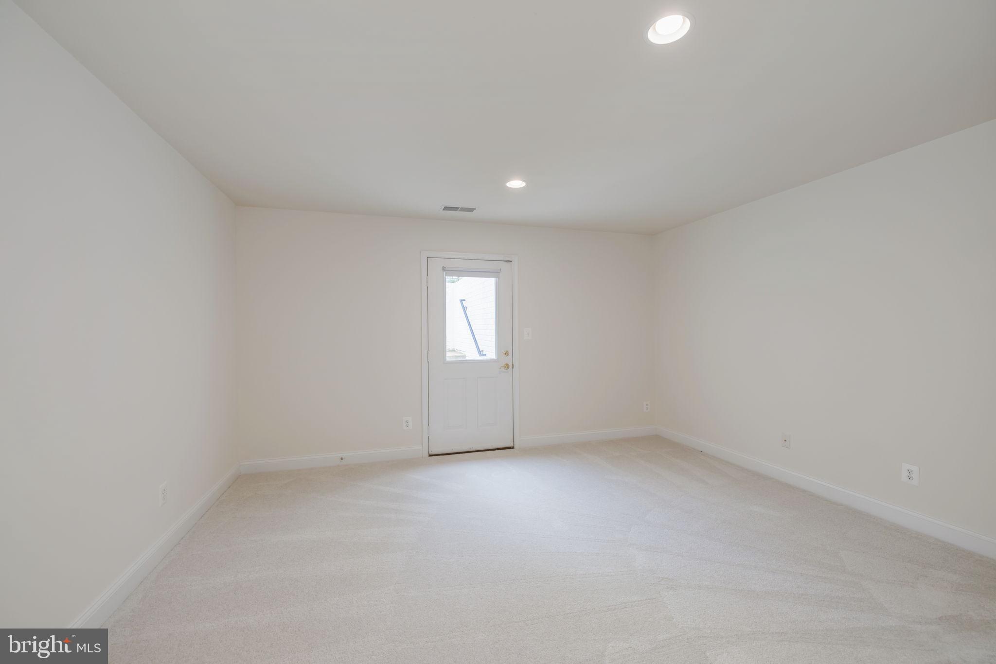 KINGSTOWNE - Residential