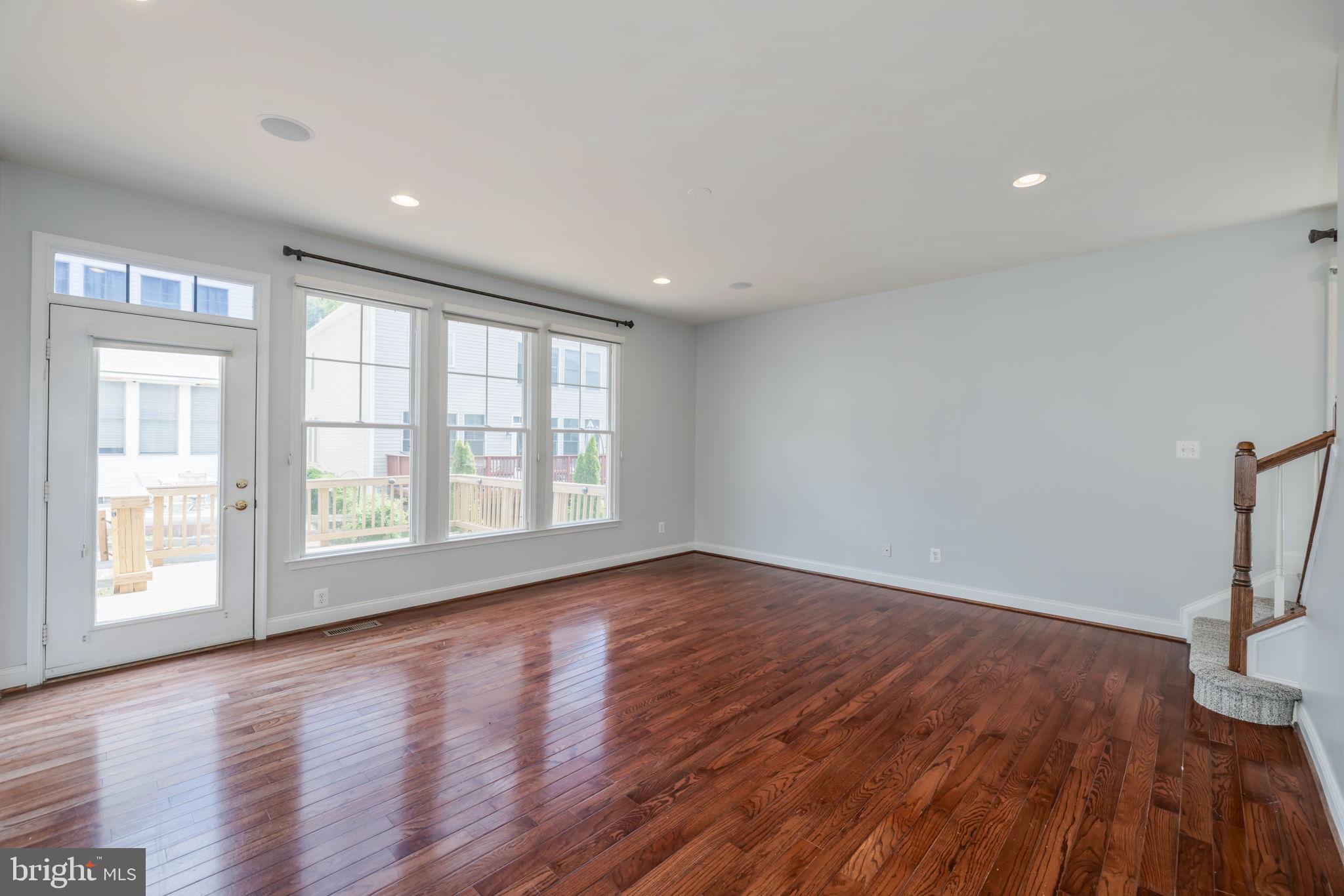 KINGSTOWNE - Residential