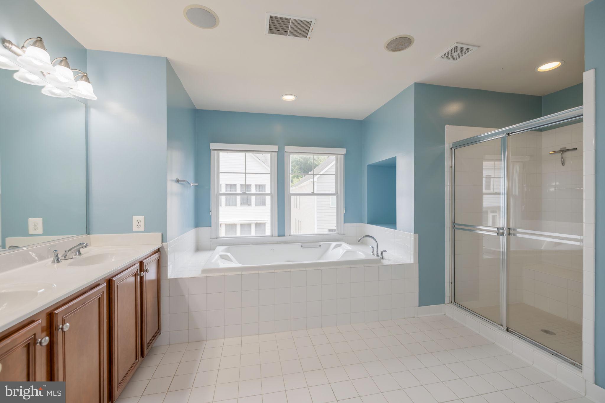 KINGSTOWNE - Residential