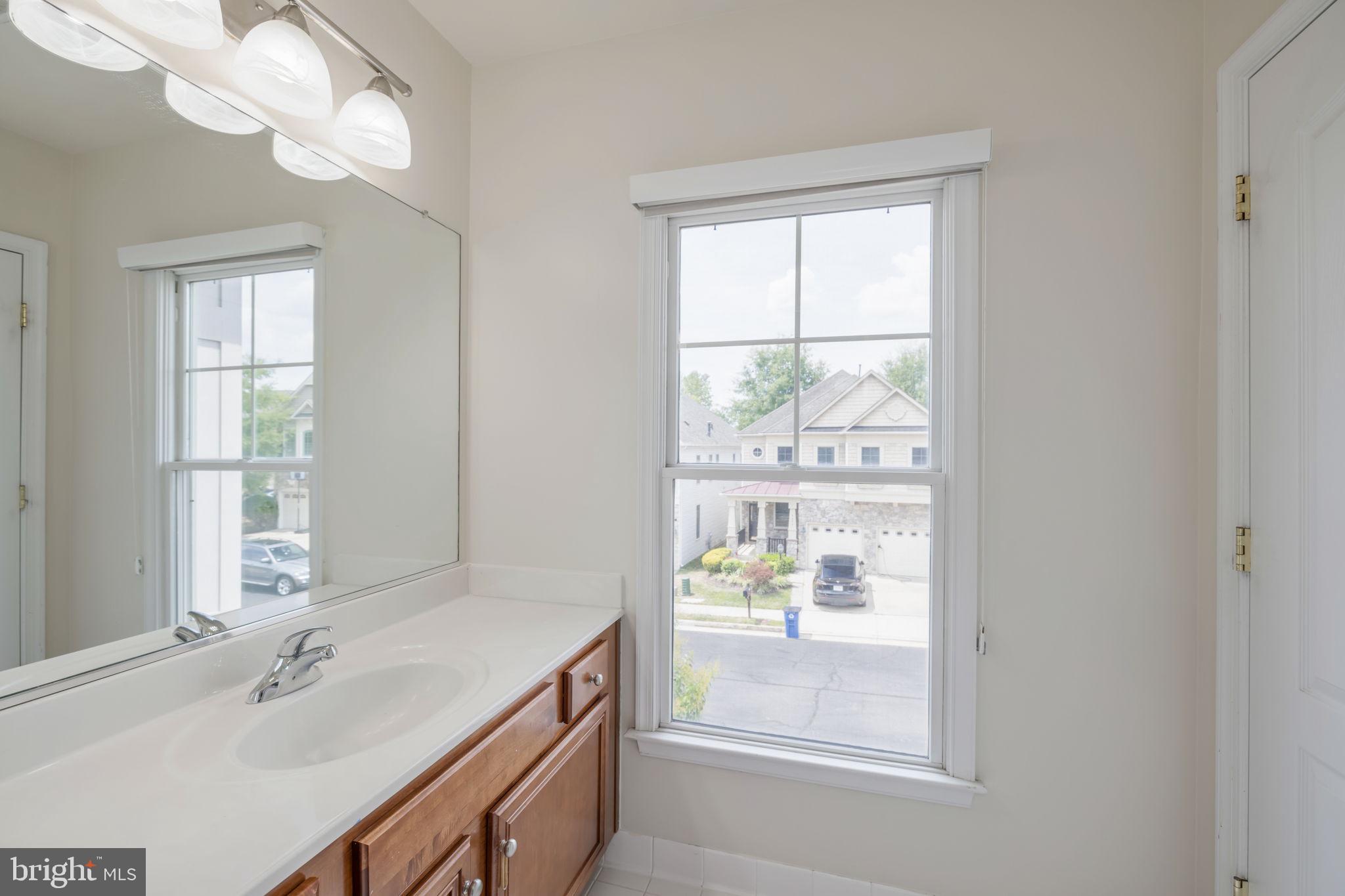 KINGSTOWNE - Residential