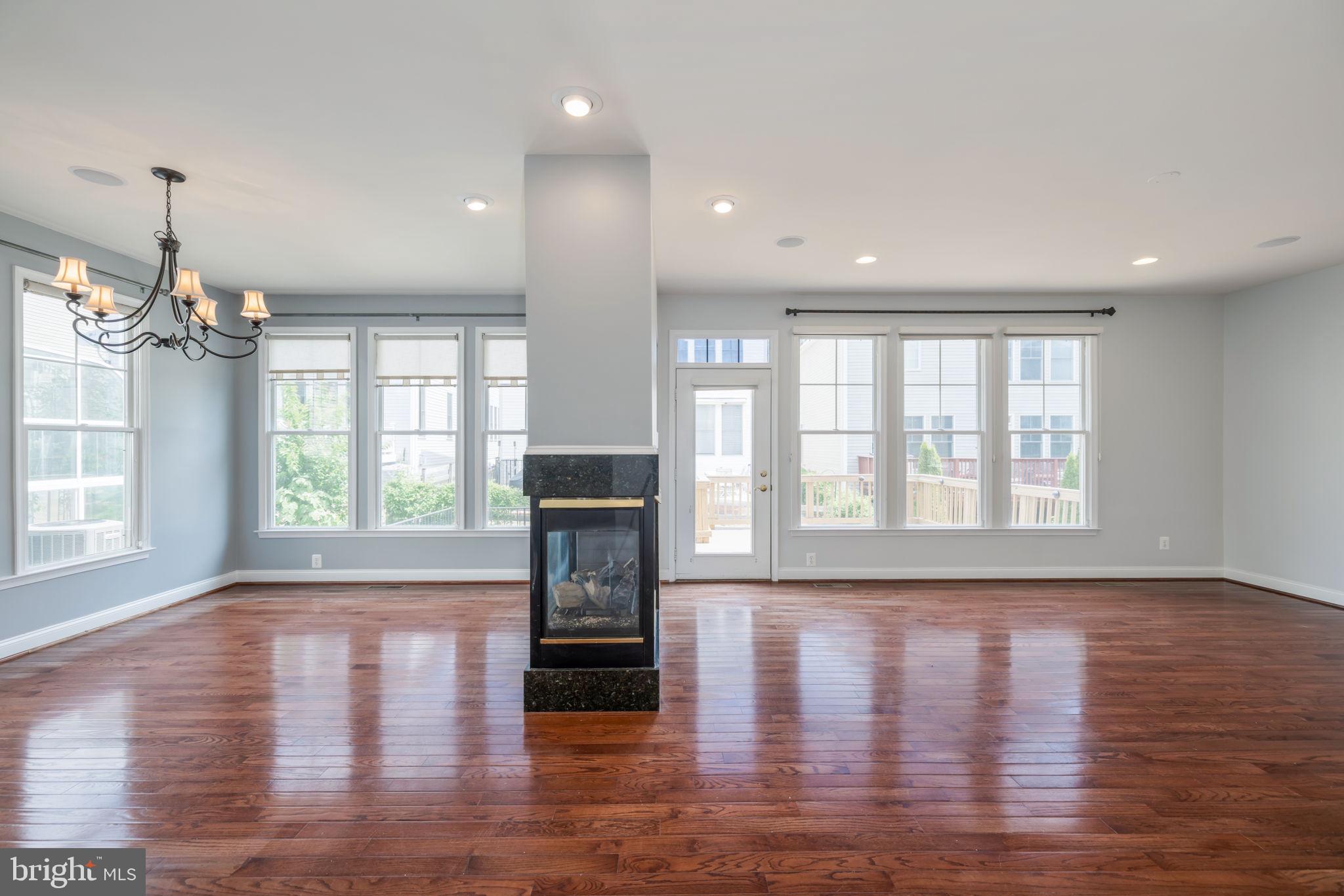 KINGSTOWNE - Residential