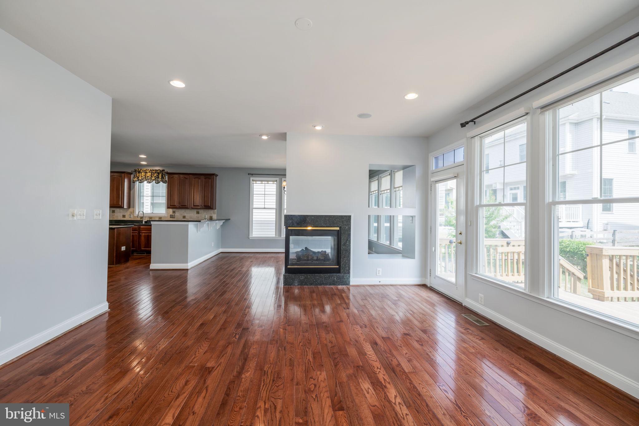 KINGSTOWNE - Residential