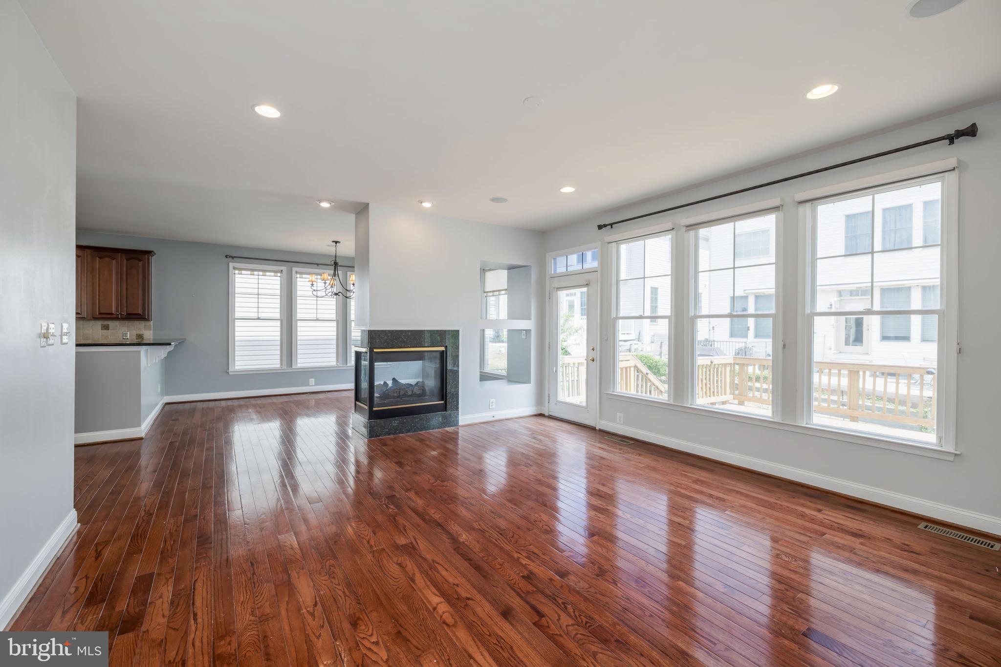 KINGSTOWNE - Residential