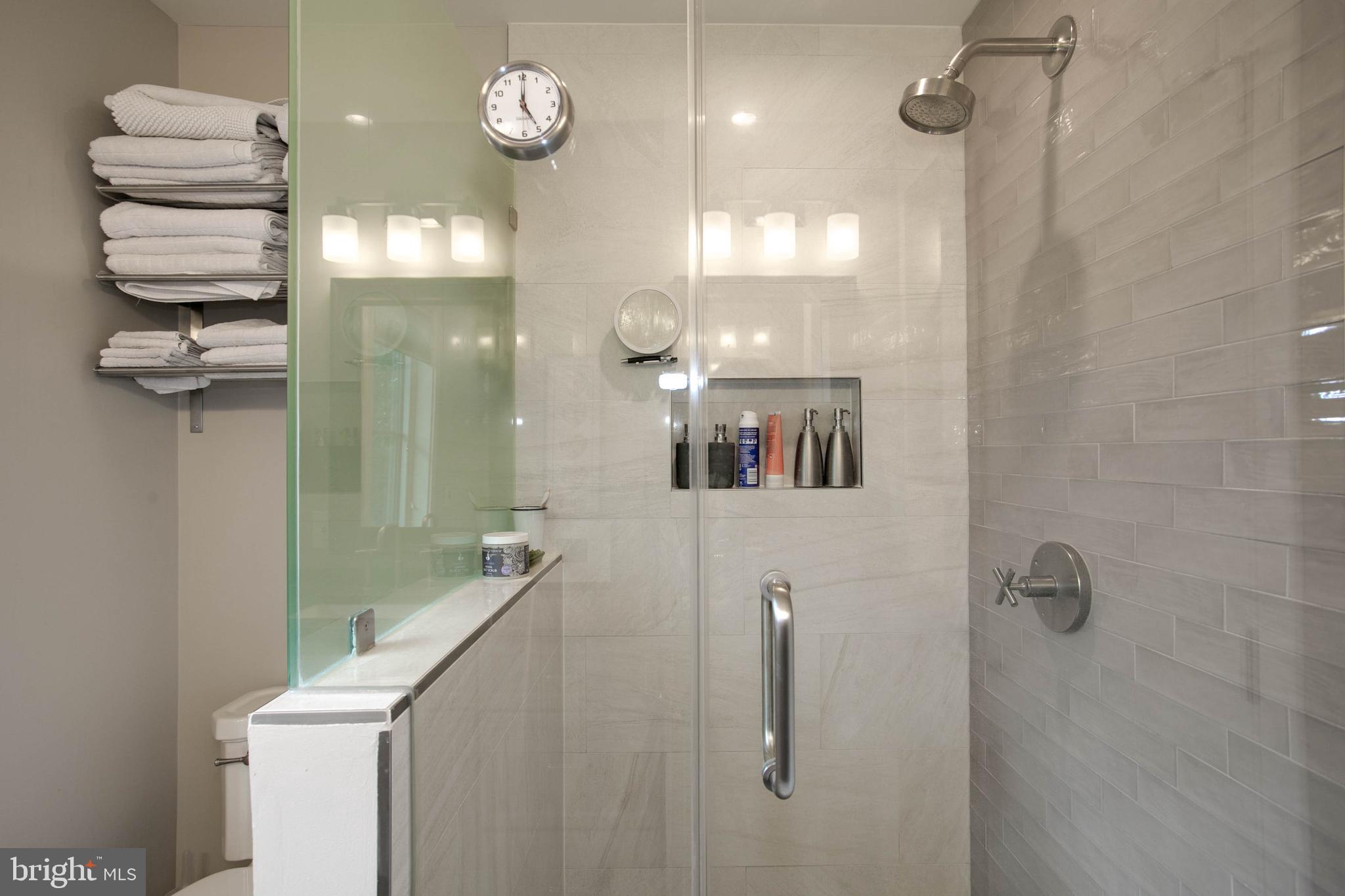 MADISON MANOR - Residential