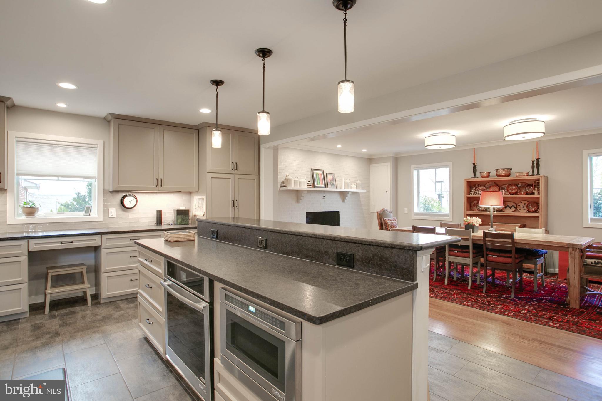 MADISON MANOR - Residential