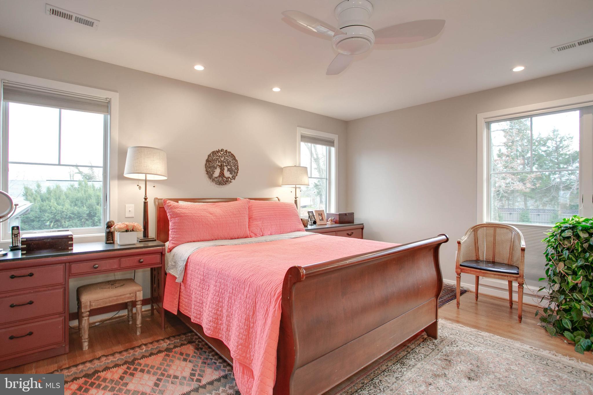 MADISON MANOR - Residential