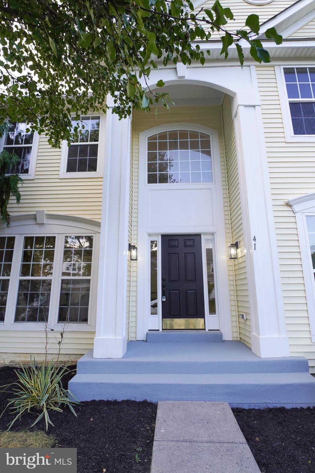 CHARLES TOWN - Residential