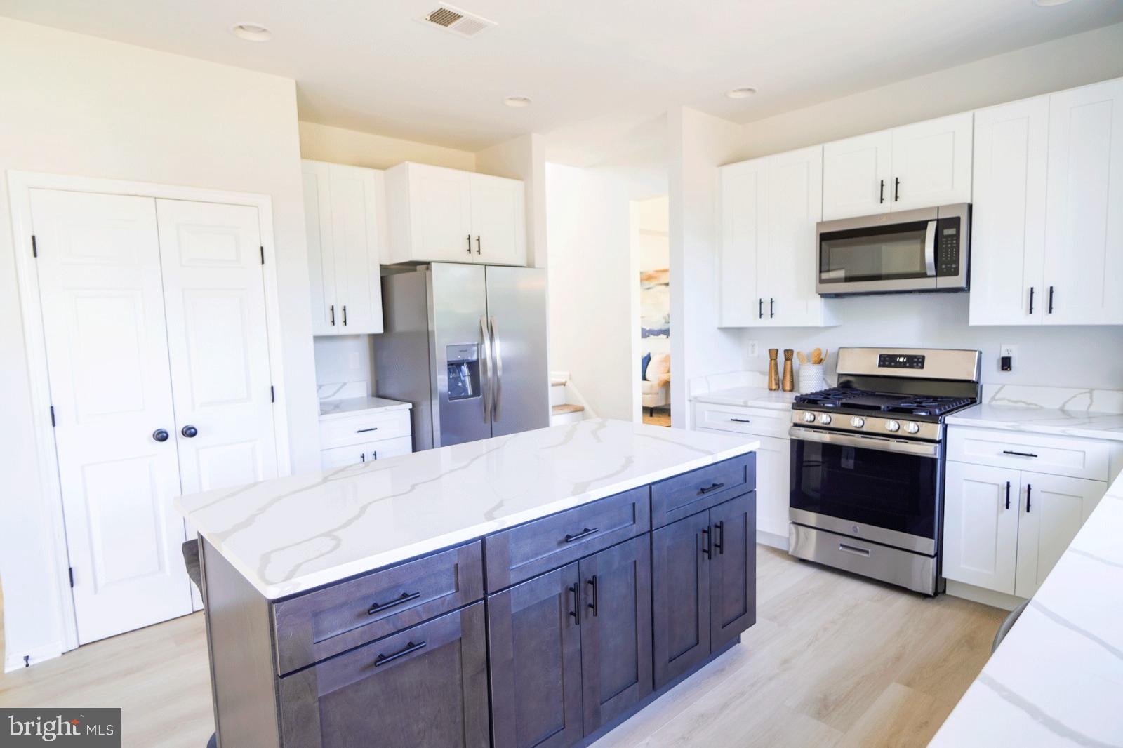 CHARLES TOWN - Residential