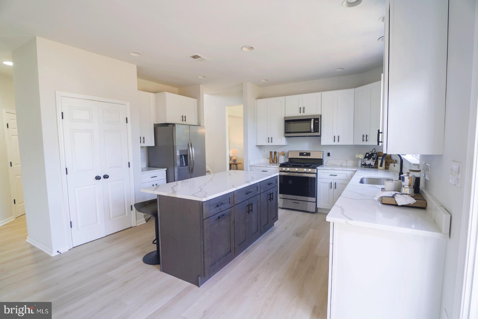 CHARLES TOWN - Residential