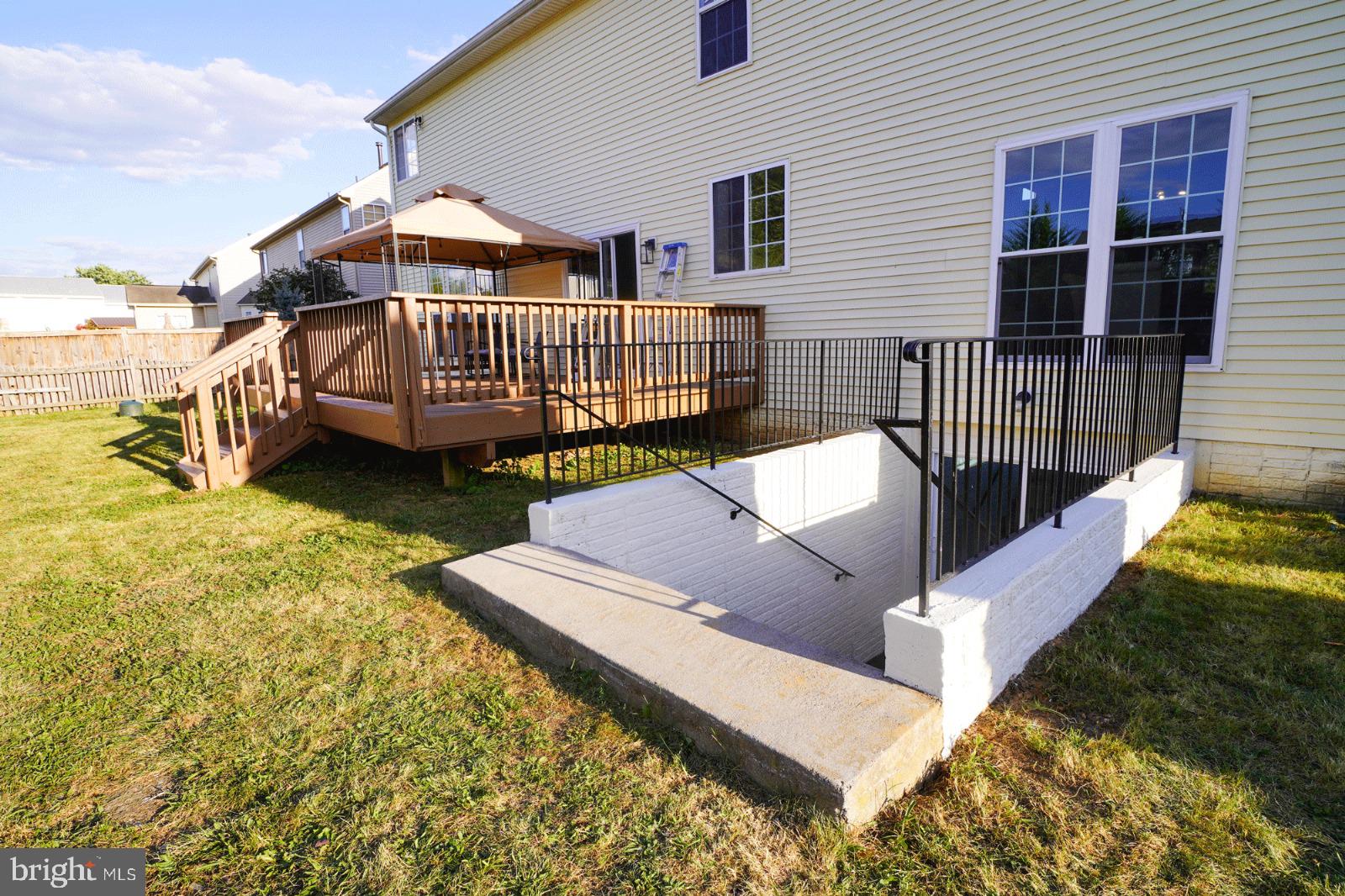 CHARLES TOWN - Residential