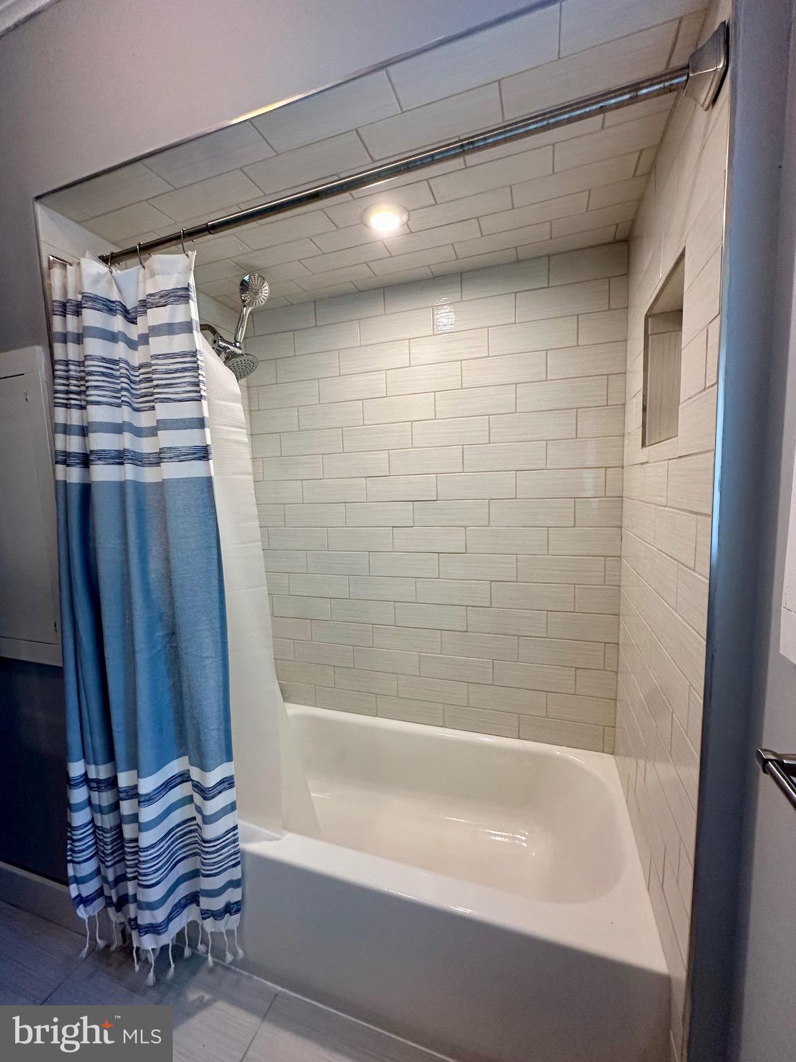 OAKLAND - Residential