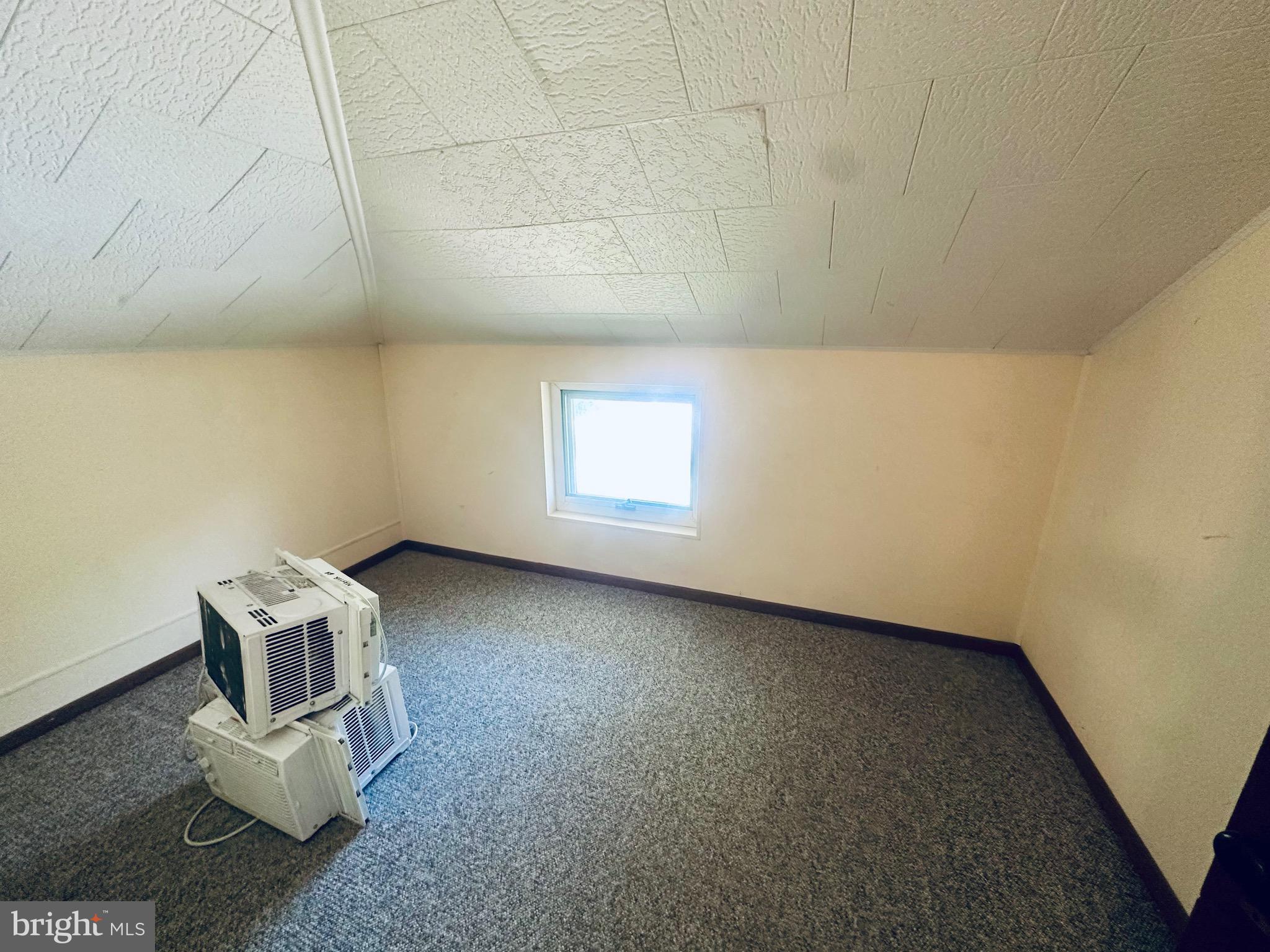 OAKLAND - Residential