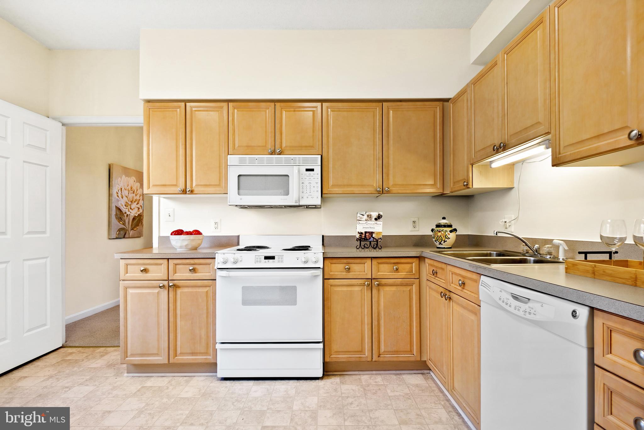 LEISURE WORLD - Residential