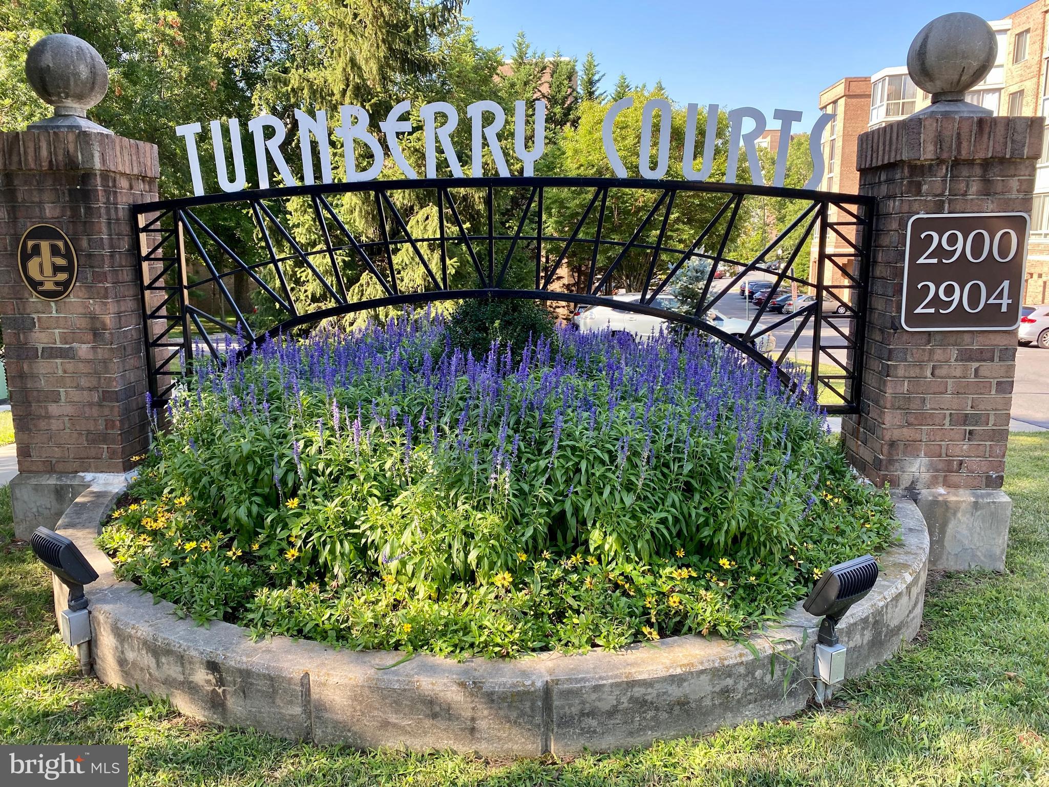 LEISURE WORLD - Residential