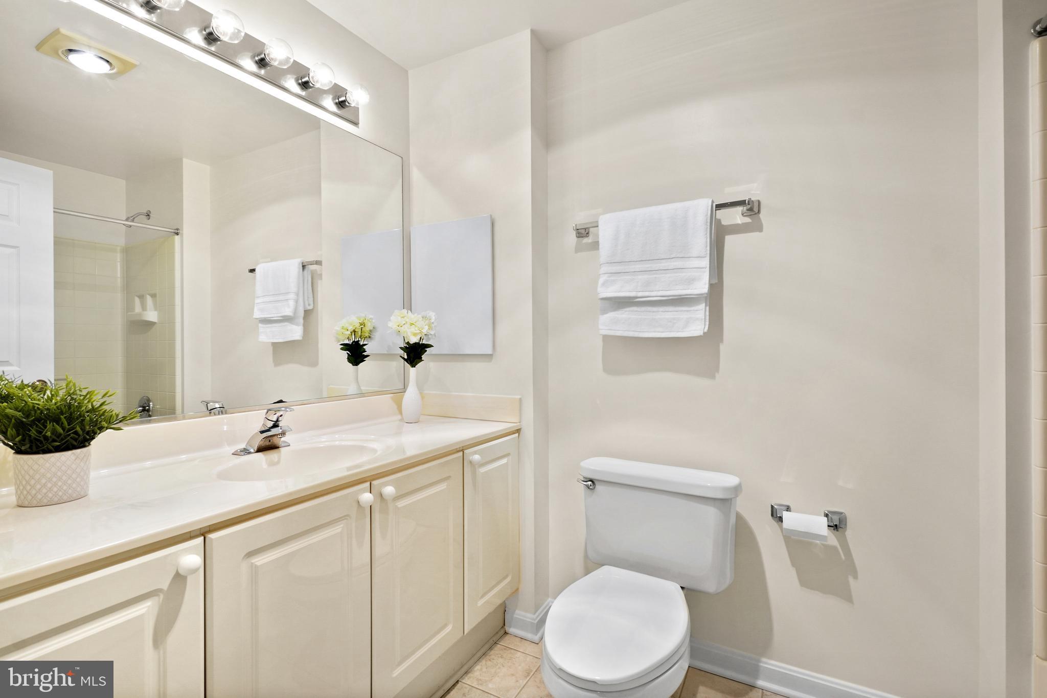 LEISURE WORLD - Residential