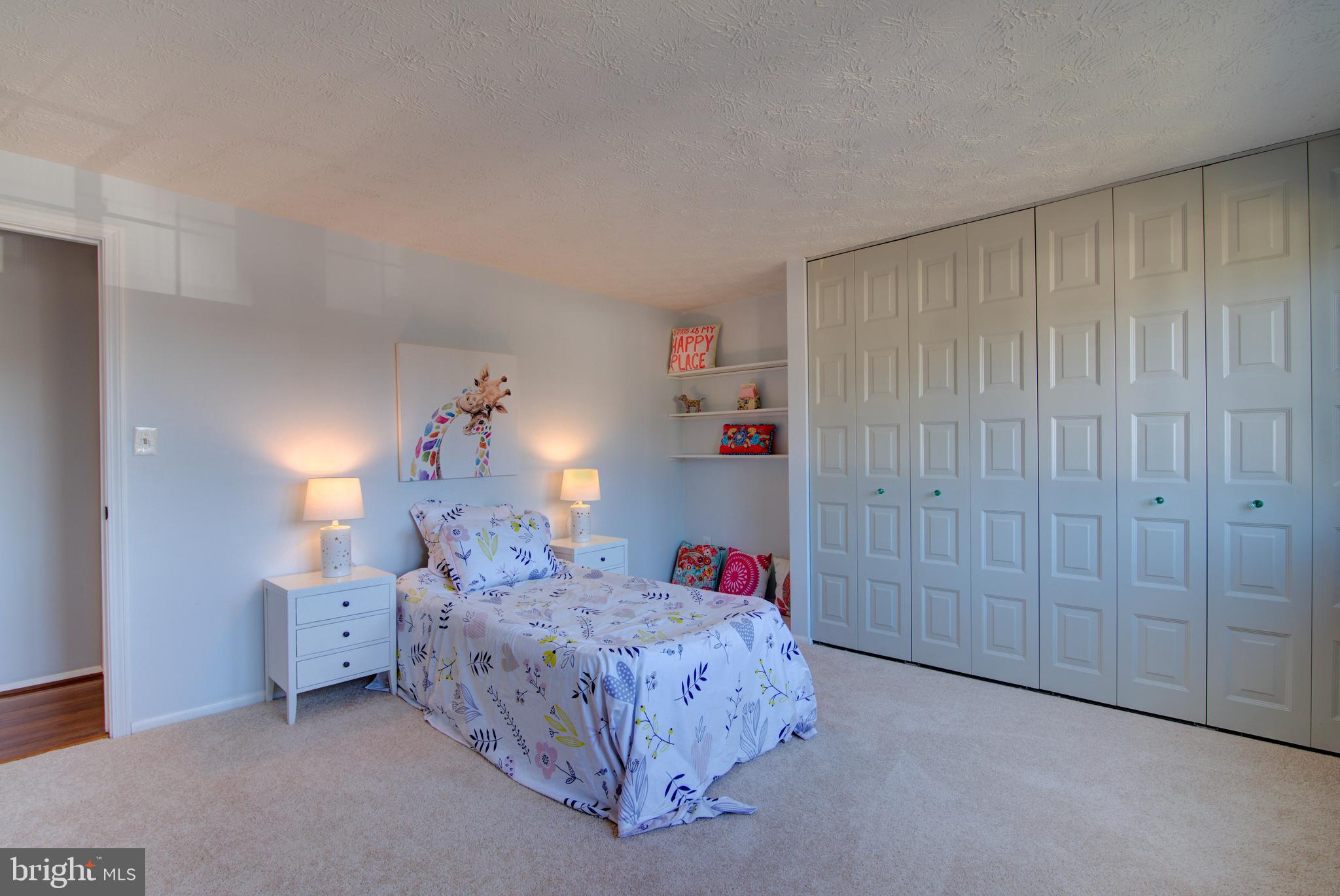 SENECA CHASE - Residential