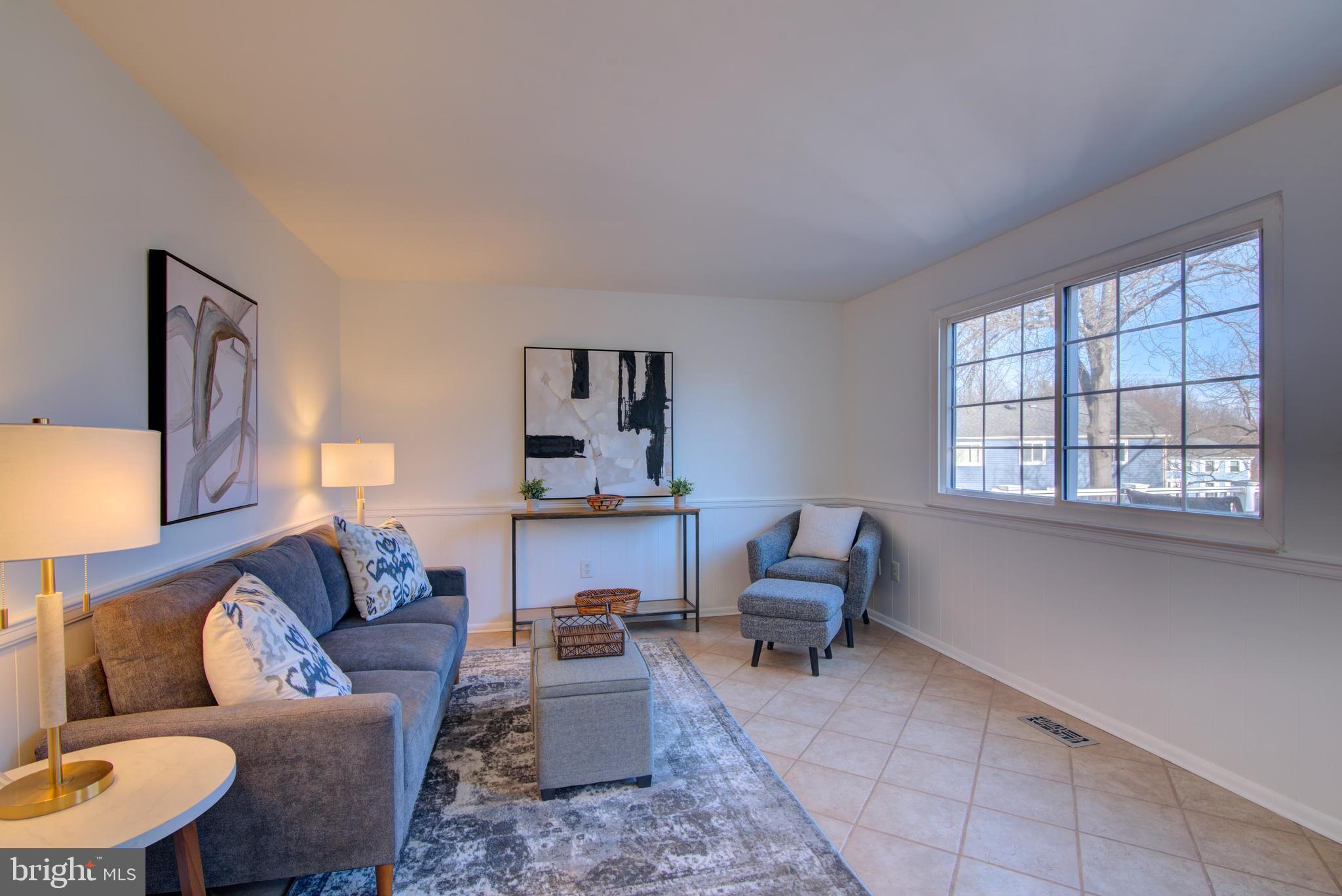 SENECA CHASE - Residential