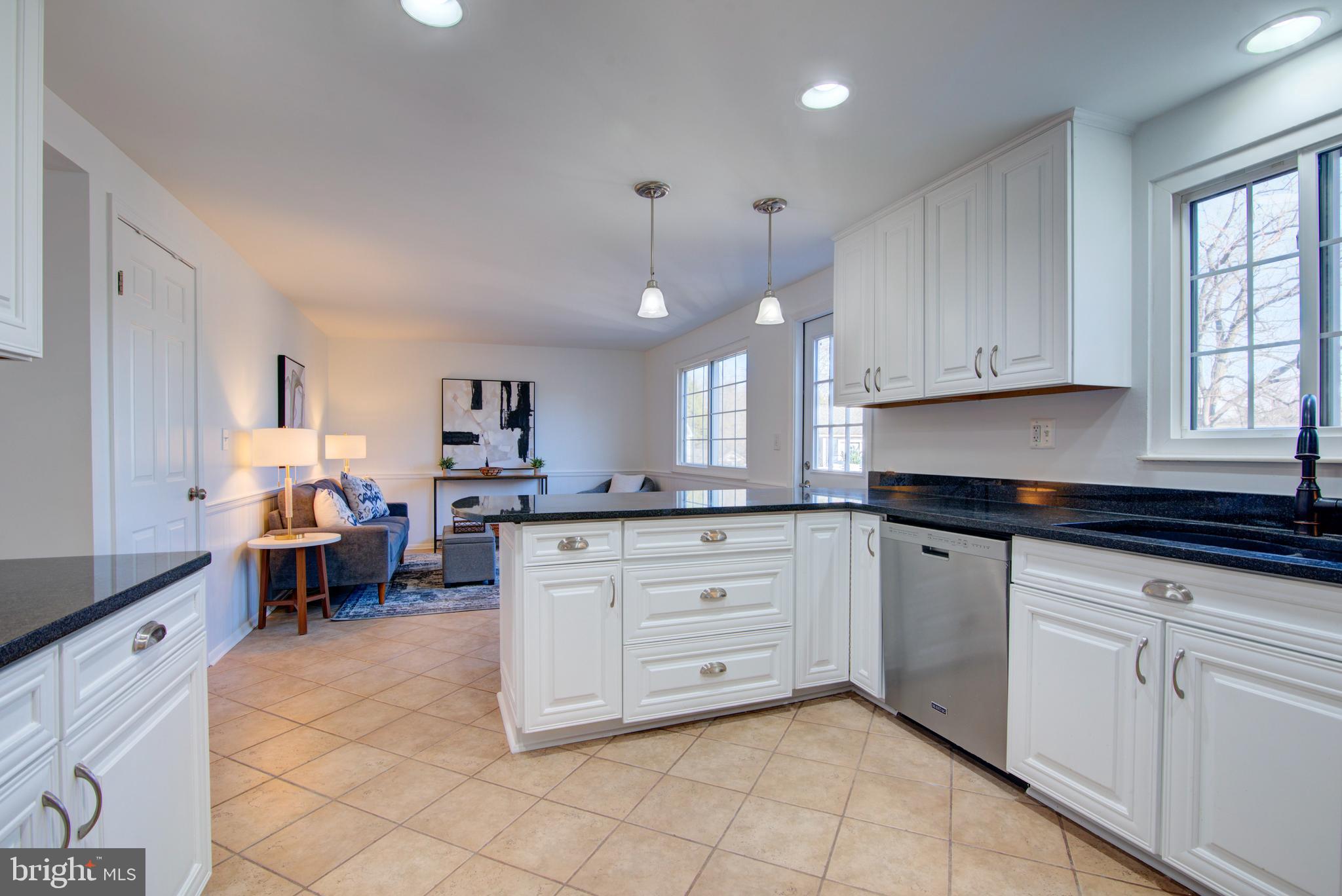 SENECA CHASE - Residential