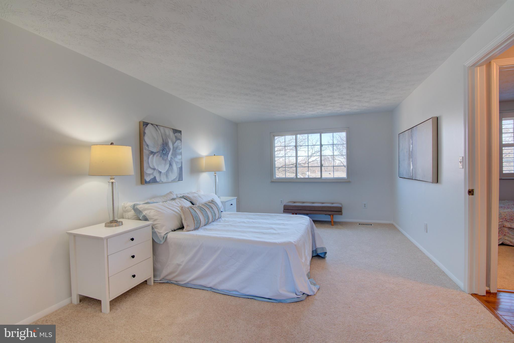 SENECA CHASE - Residential