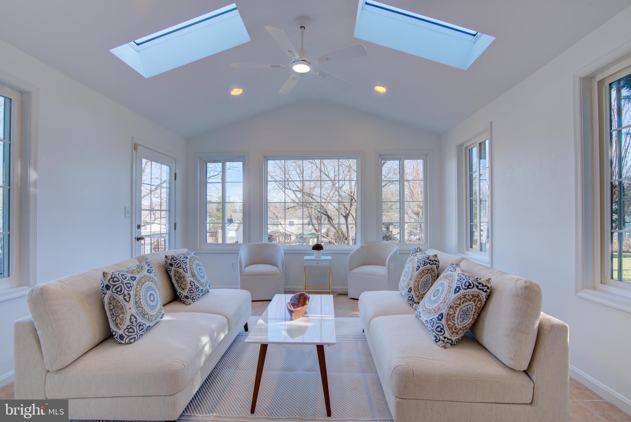 SENECA CHASE - Residential