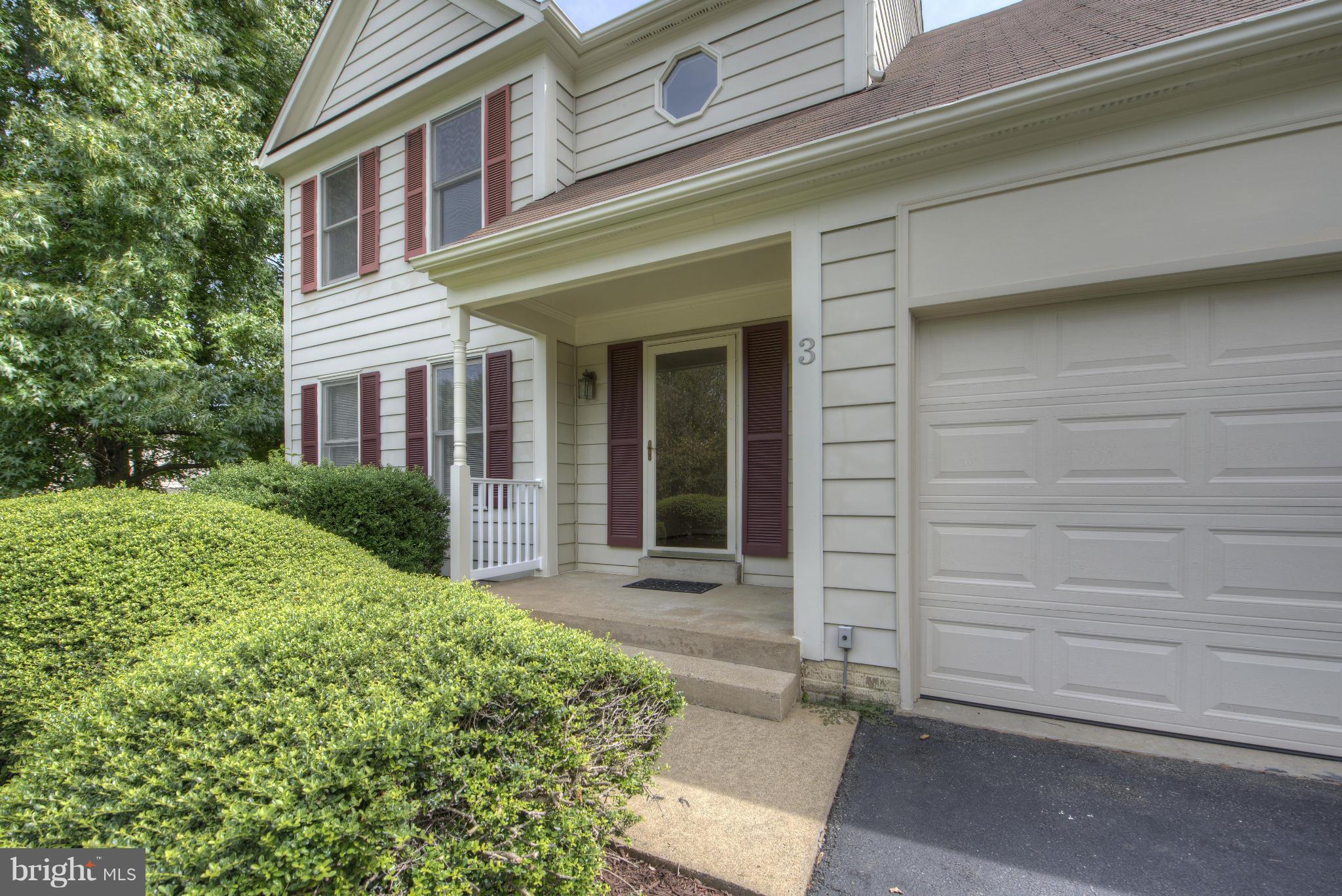 HAMPTON OAKS - Residential