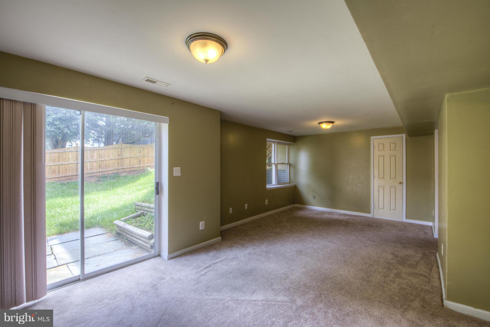 HAMPTON OAKS - Residential