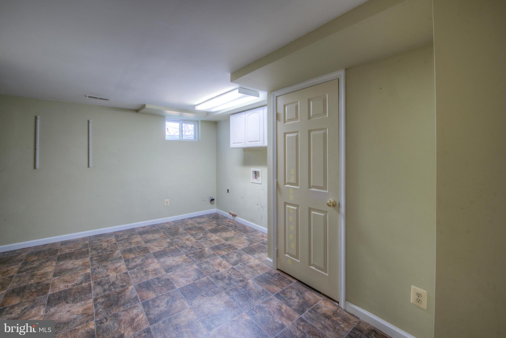 HAMPTON OAKS - Residential