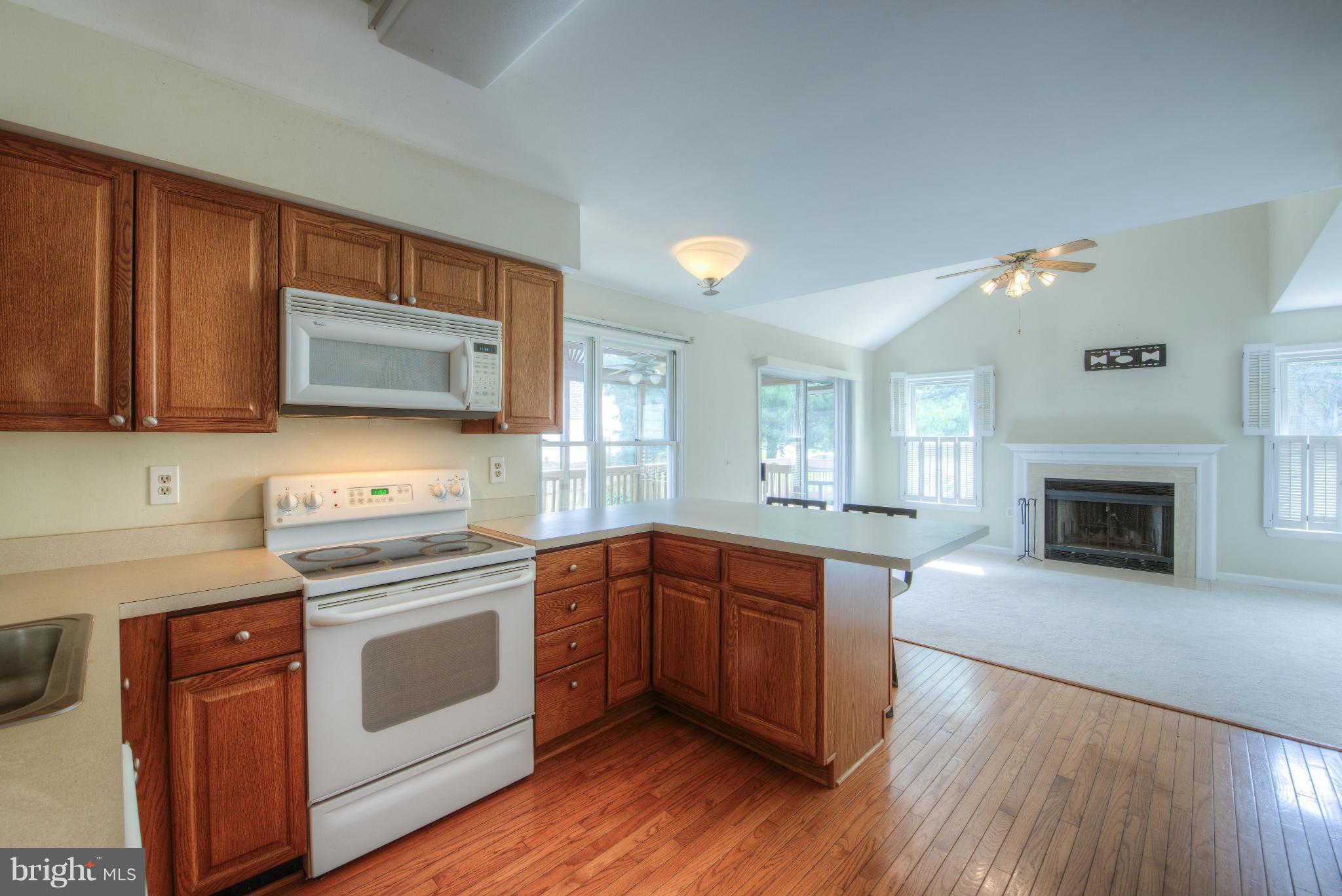 HAMPTON OAKS - Residential