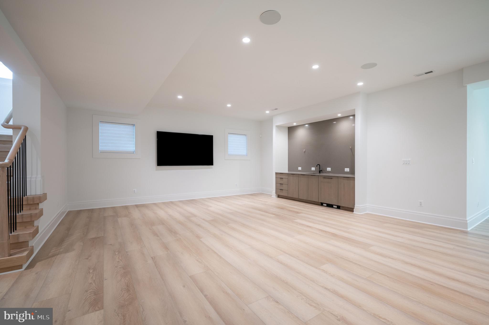 LANGLEY FOREST - Residential