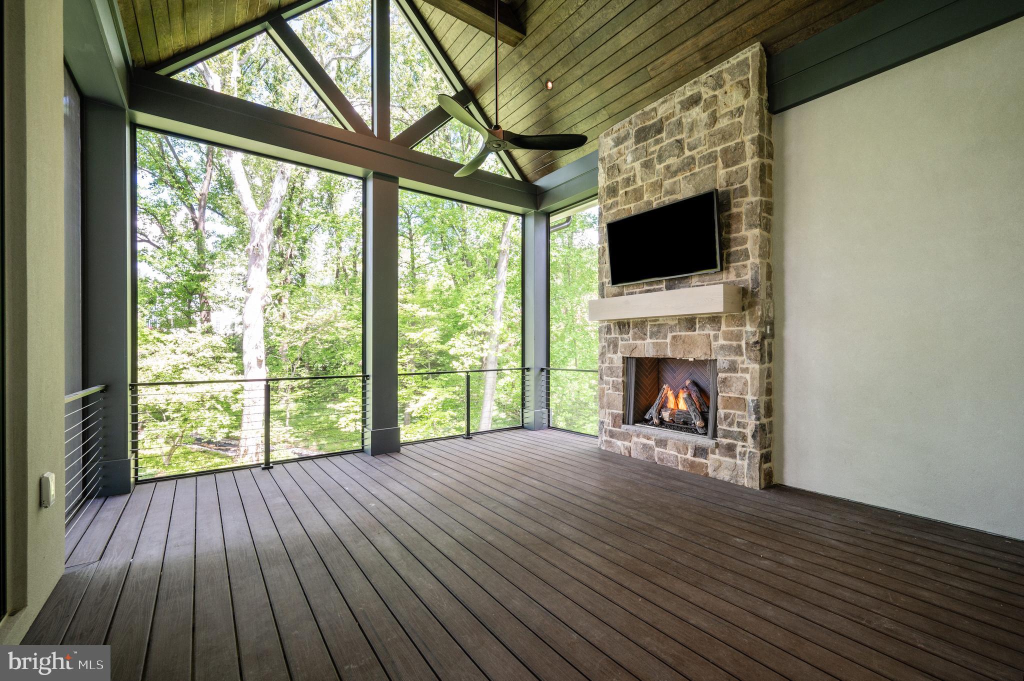 LANGLEY FOREST - Residential