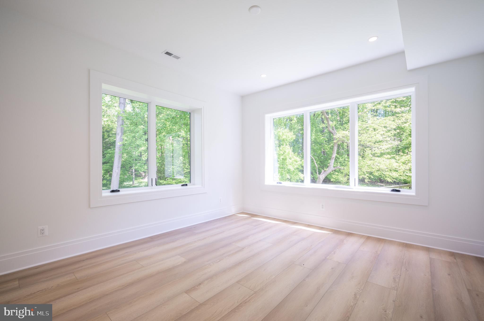 LANGLEY FOREST - Residential