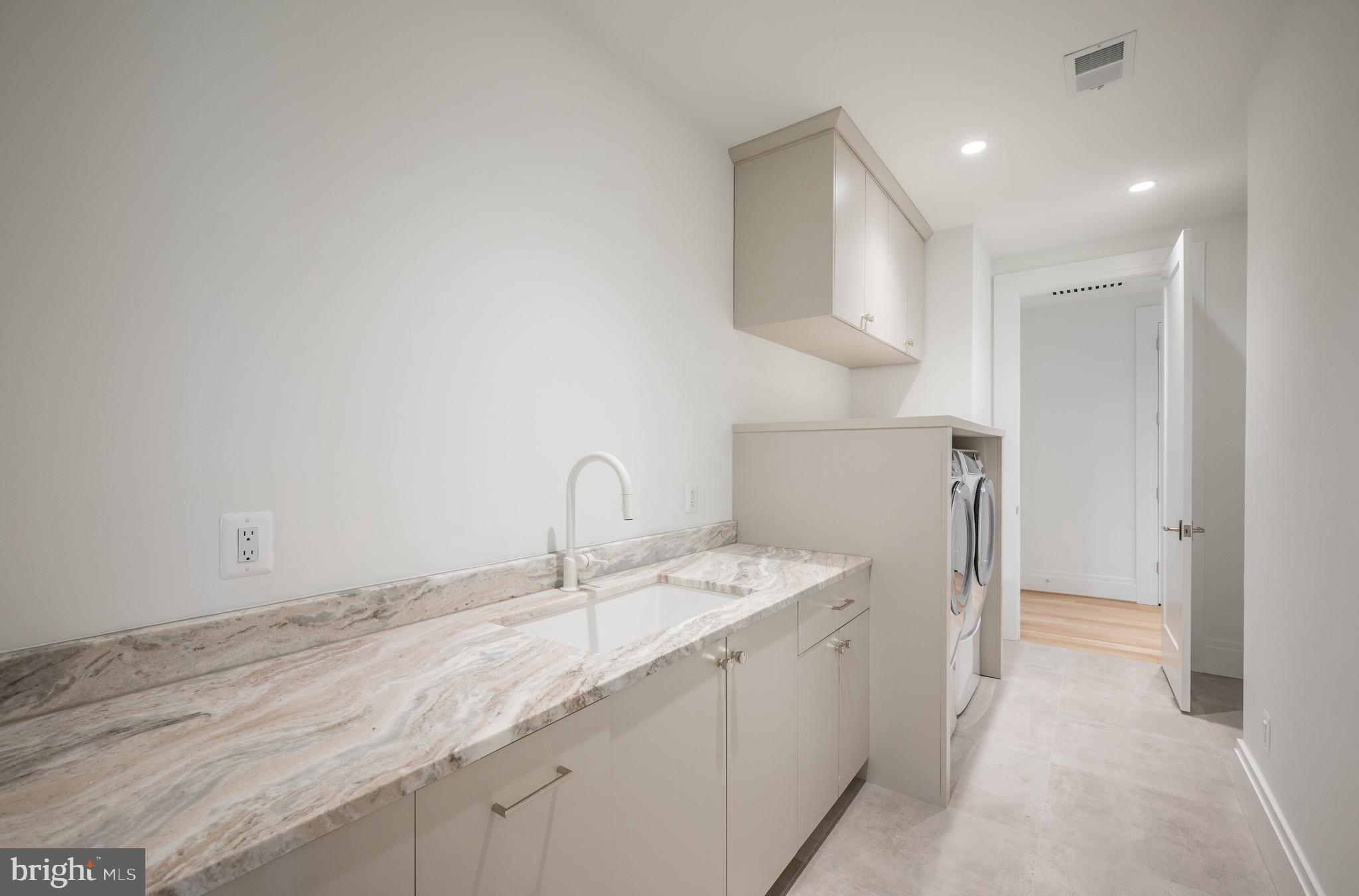 LANGLEY FOREST - Residential