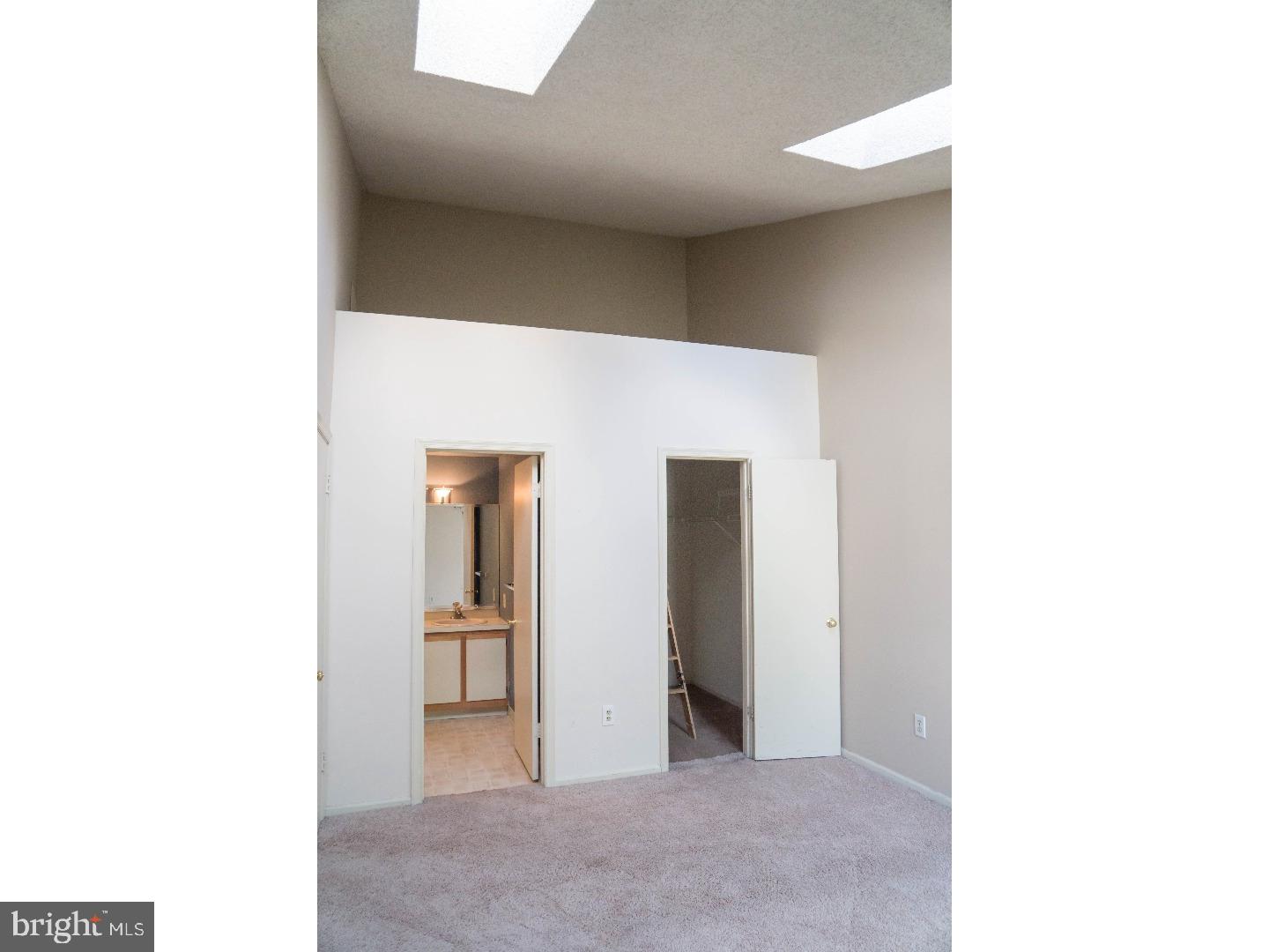 CRESTWOOD CONDO - Residential
