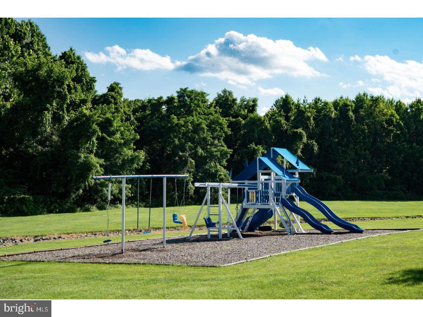CRESTWOOD CONDO - Residential