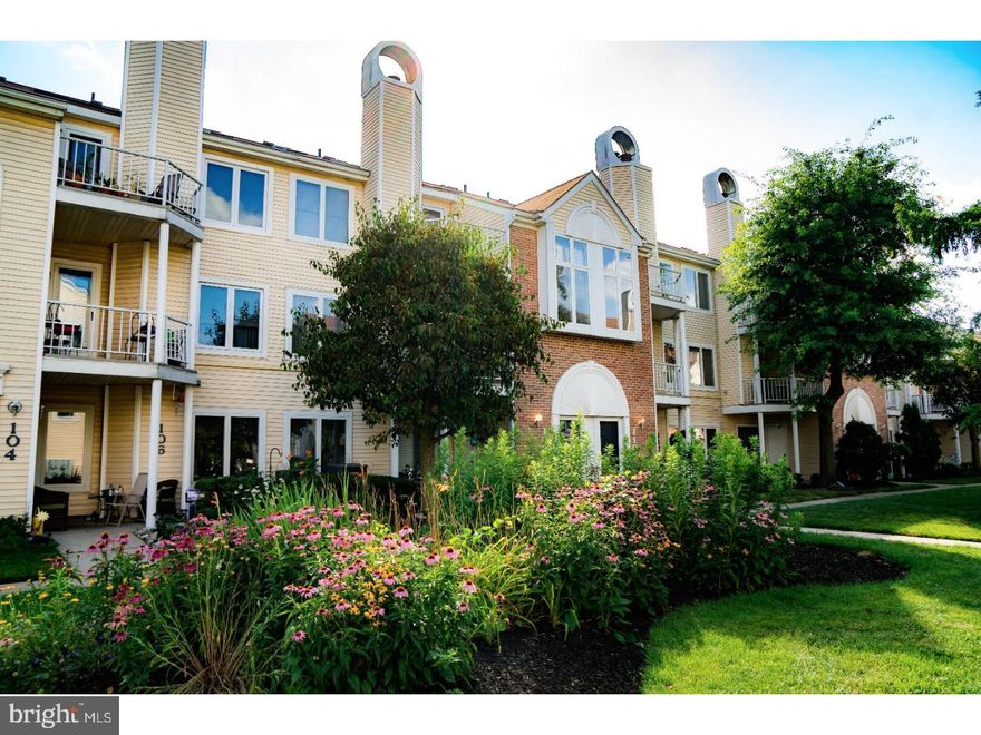 Move right in to this Penthouse style home in Crestwood Condo.This Home has two spacious bedrooms with a large hall bathroom. Laundry room located on the 2nd floor. Large Kitchen with dishwasher. Two Balconies located off Living Room and off 2nd bedroom. Courtyard location with plenty of parking.