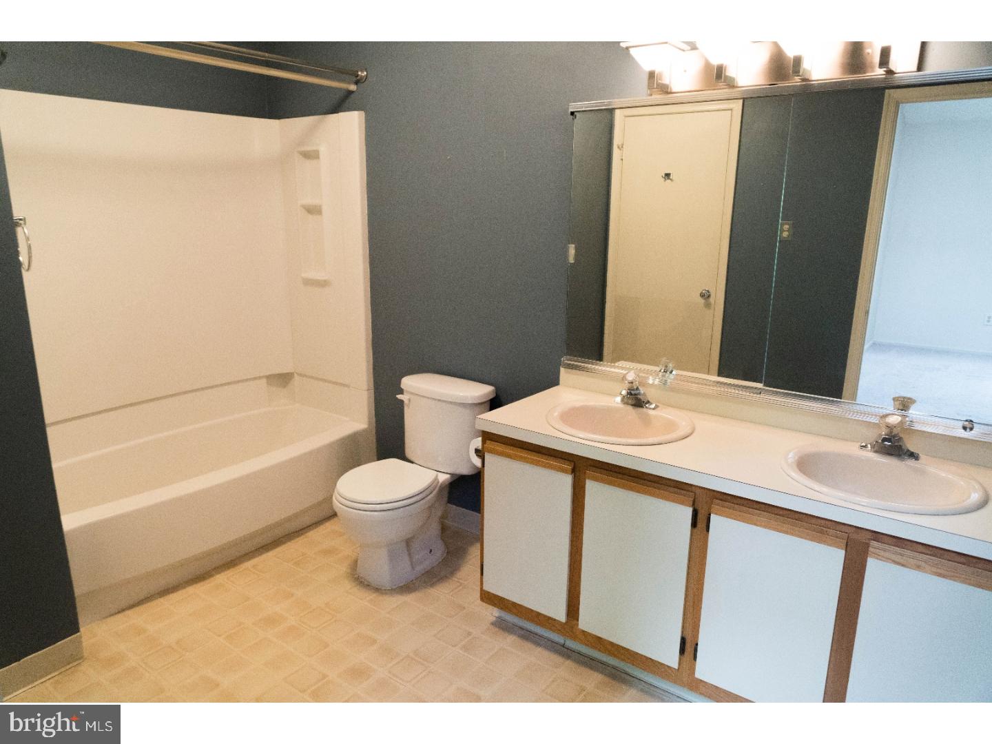 CRESTWOOD CONDO - Residential
