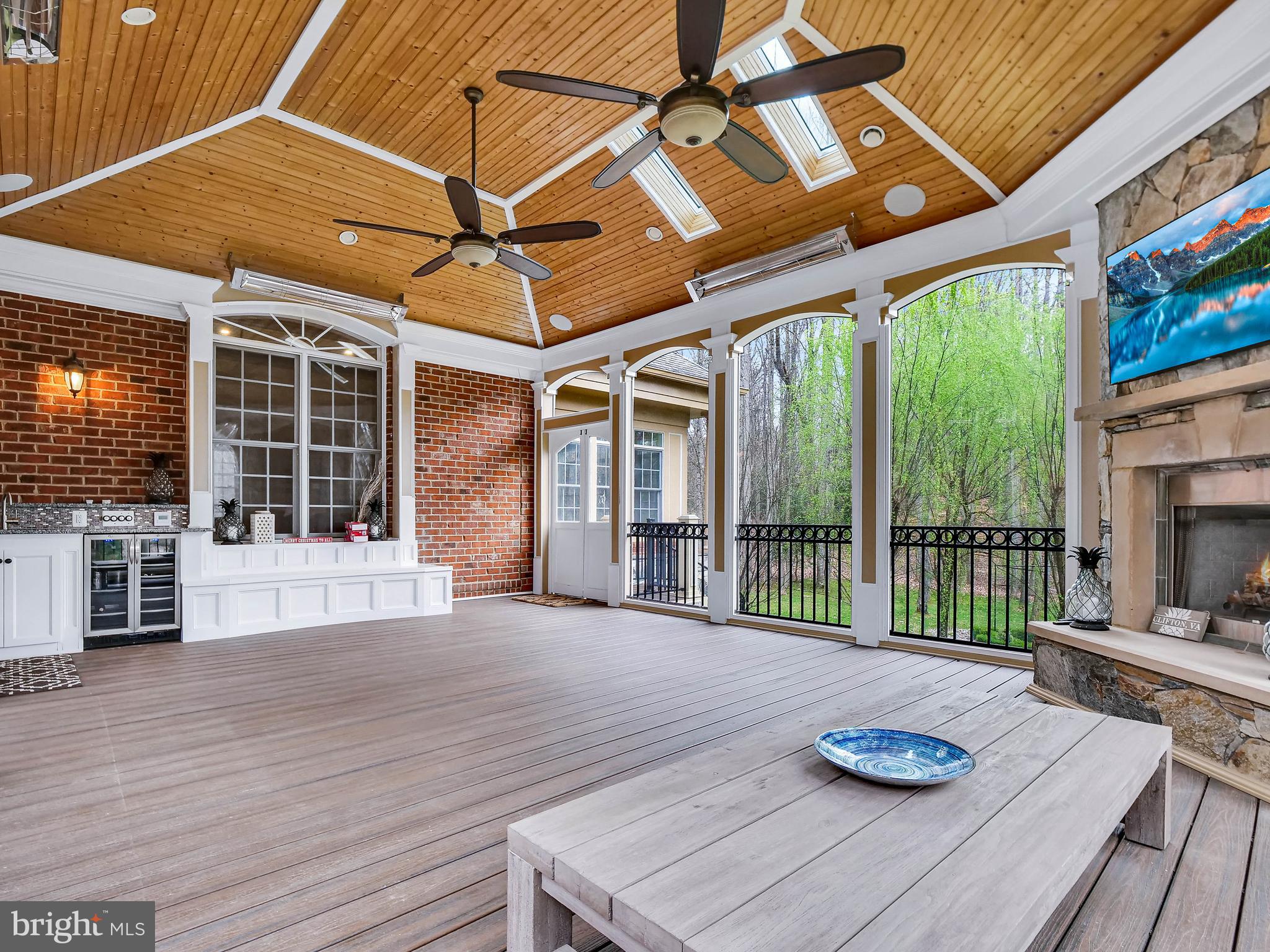 PLANTATION HILLS - Residential