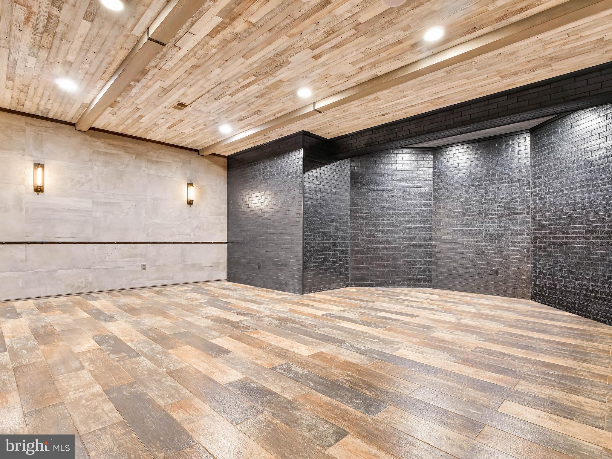 PLANTATION HILLS - Residential