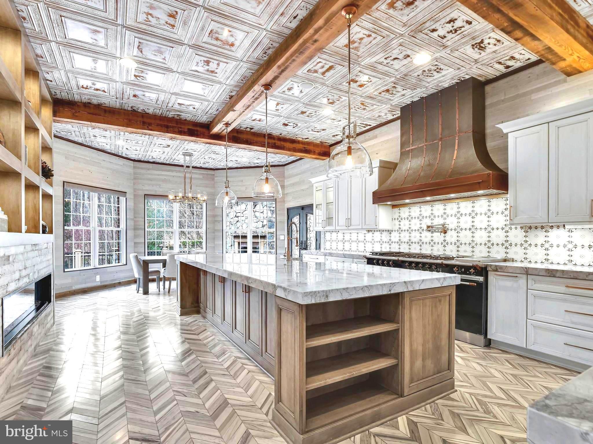 PLANTATION HILLS - Residential