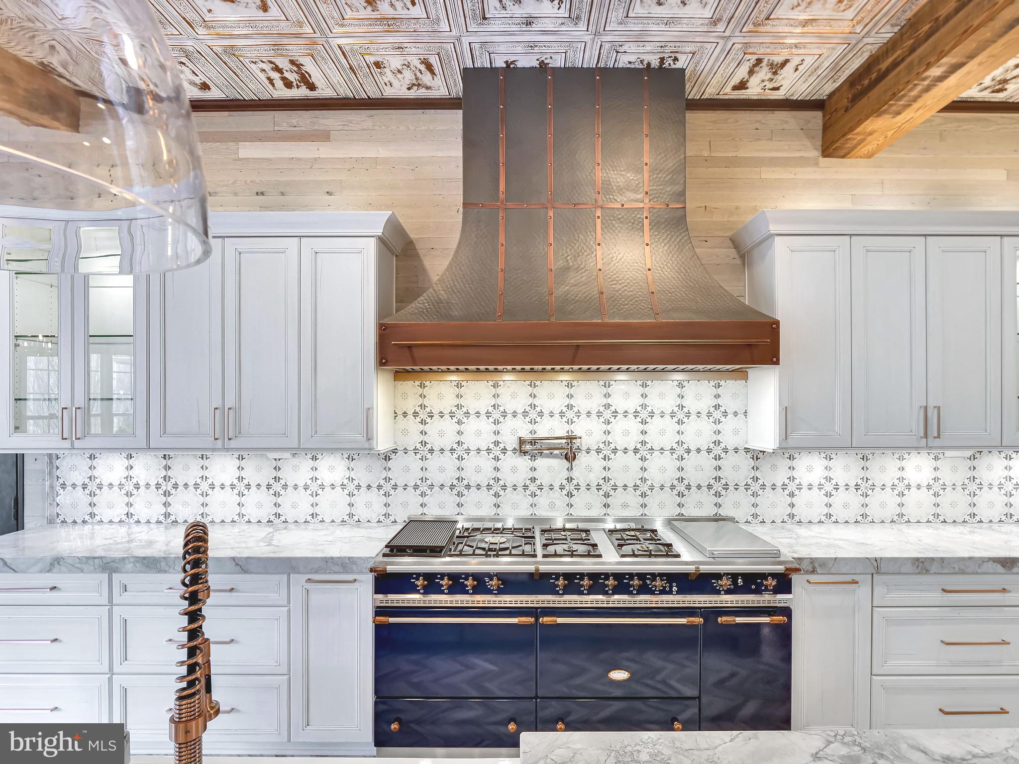 PLANTATION HILLS - Residential